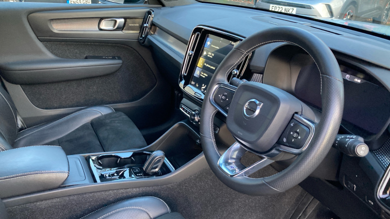 Volvo Xc40 2.0 D3 R DESIGN 5dr AWD Geartronic Diesel Estate